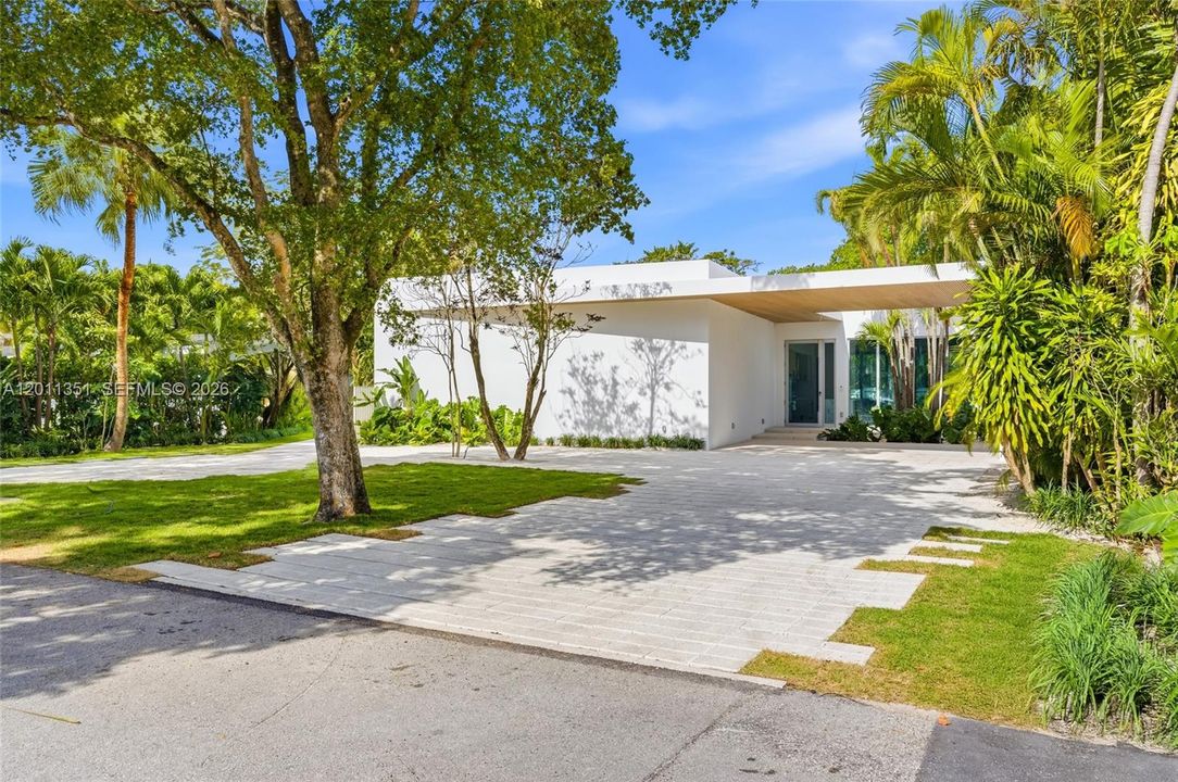 For Sale: $2,600,000 (4 beds, 4 baths, 3445 Square Feet)