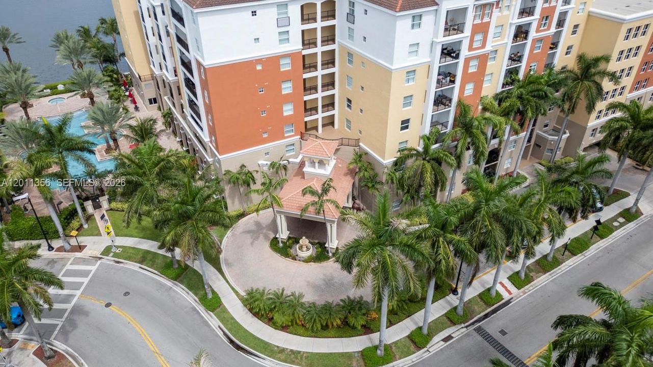 For Sale: $550,000 (2 beds, 2 baths, 1024 Square Feet)