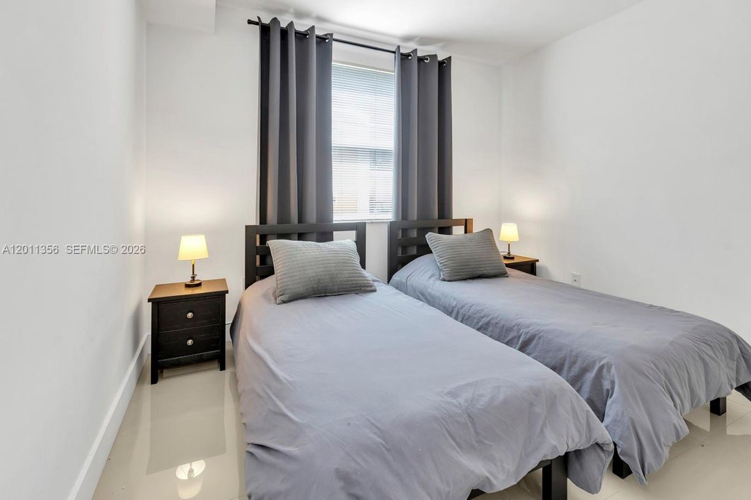 For Sale: $550,000 (2 beds, 2 baths, 1024 Square Feet)