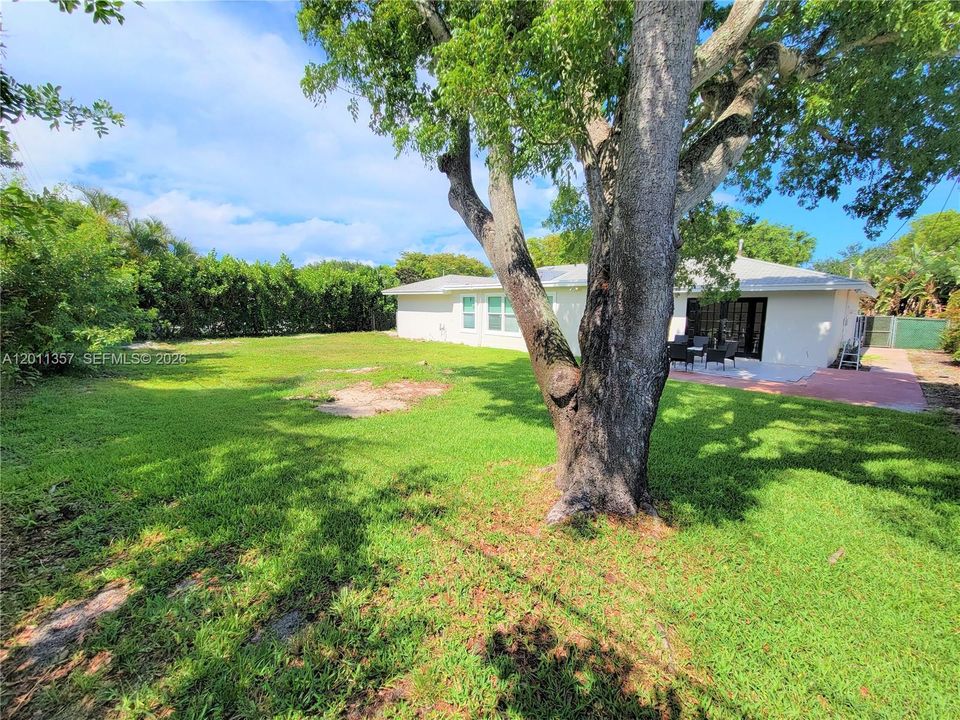 For Rent: $6,700 (4 beds, 2 baths, 1901 Square Feet)