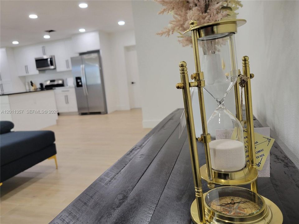For Rent: $6,700 (4 beds, 2 baths, 1901 Square Feet)
