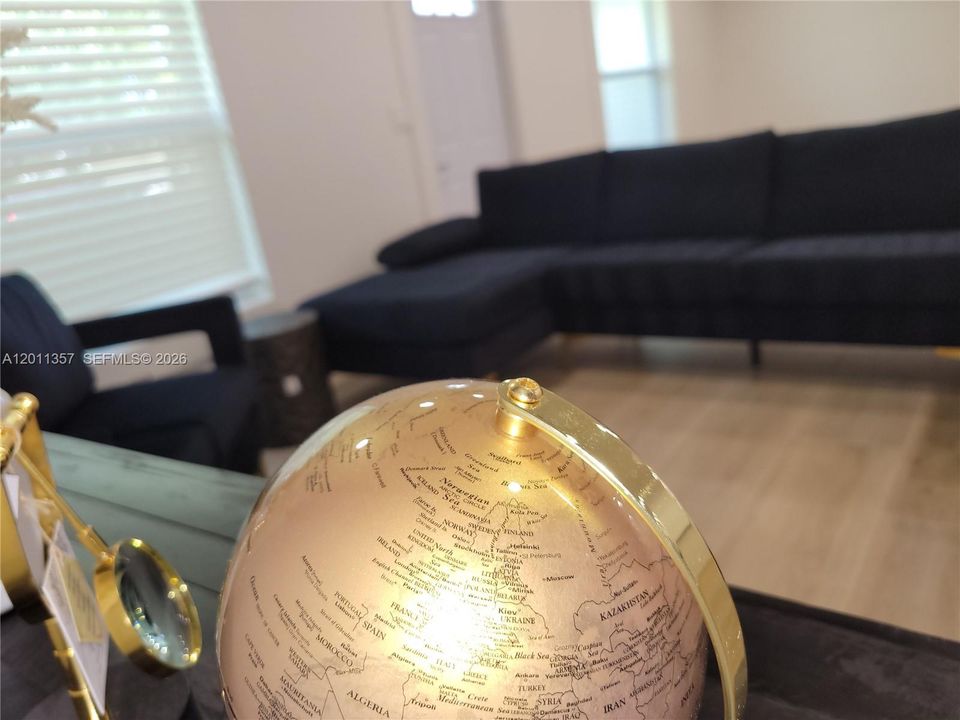 For Rent: $6,700 (4 beds, 2 baths, 1901 Square Feet)
