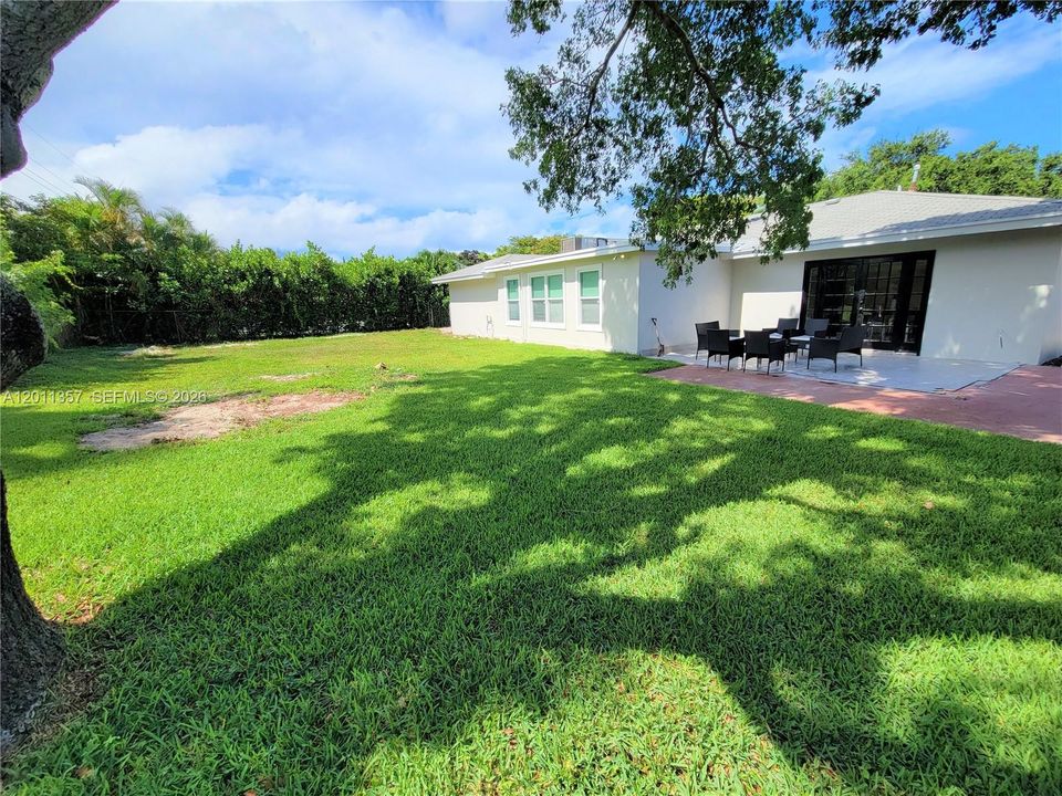 For Rent: $6,700 (4 beds, 2 baths, 1901 Square Feet)
