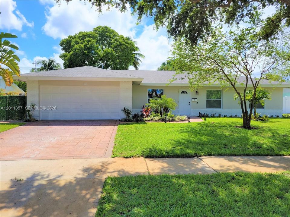For Rent: $6,700 (4 beds, 2 baths, 1901 Square Feet)