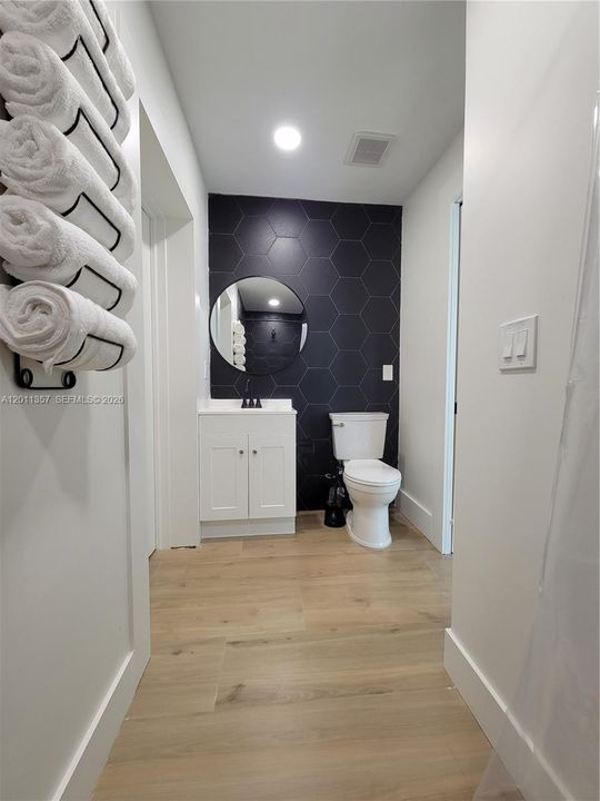 For Rent: $6,700 (4 beds, 2 baths, 1901 Square Feet)