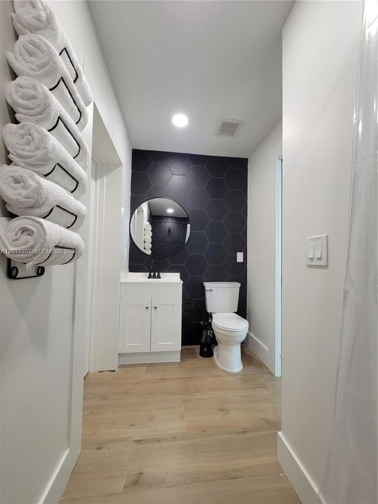 For Rent: $6,700 (4 beds, 2 baths, 1901 Square Feet)