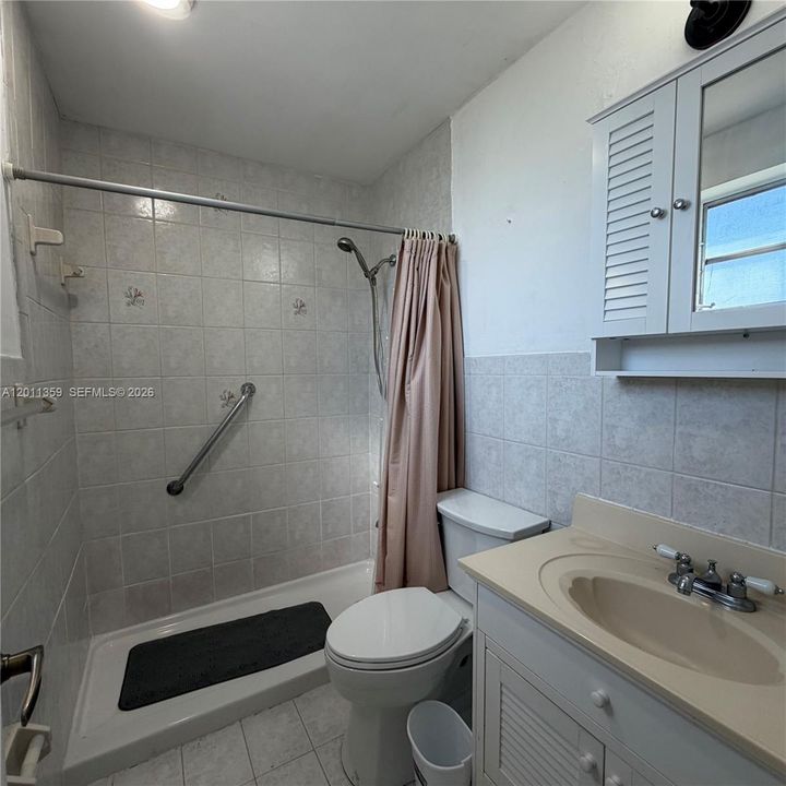 Activo con contrato: $599,000 (3 camas, 2 baños, 1537 Pies cuadrados)