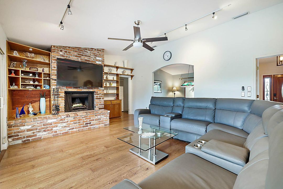 11_4422_Brandywine_Drive11_mls