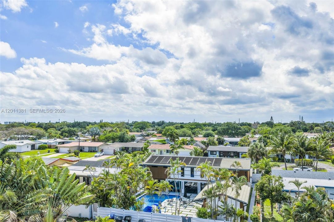 For Sale: $1,750,000 (7 beds, 3 baths, 3285 Square Feet)