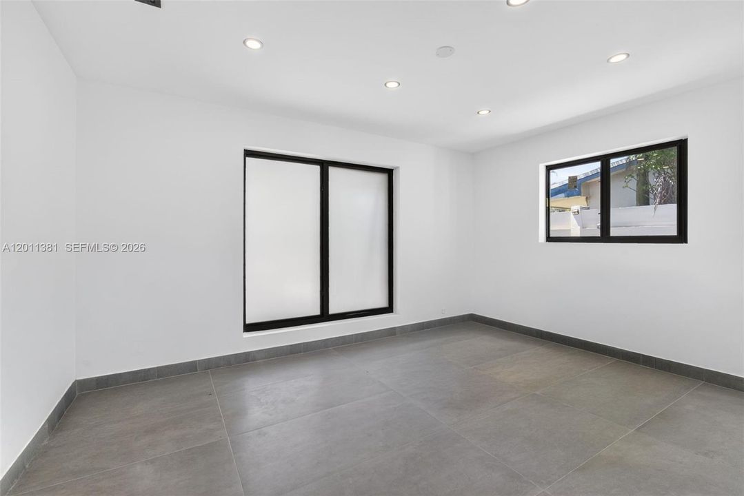 For Sale: $1,750,000 (7 beds, 3 baths, 3285 Square Feet)