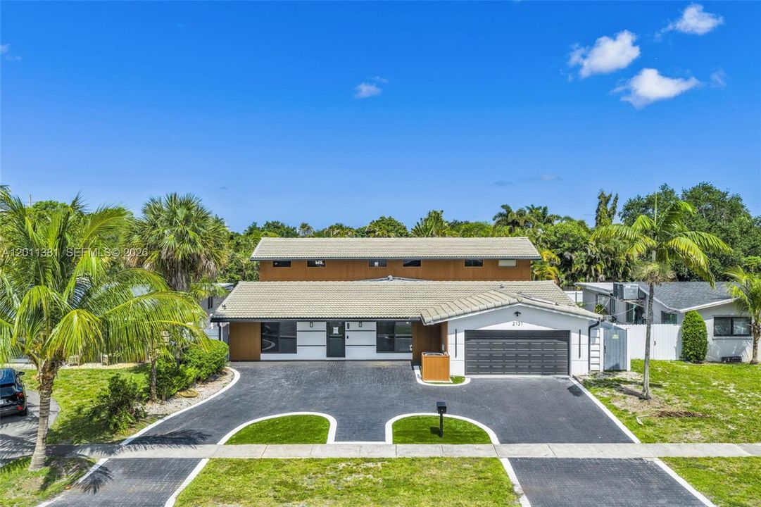 For Sale: $1,750,000 (7 beds, 3 baths, 3285 Square Feet)