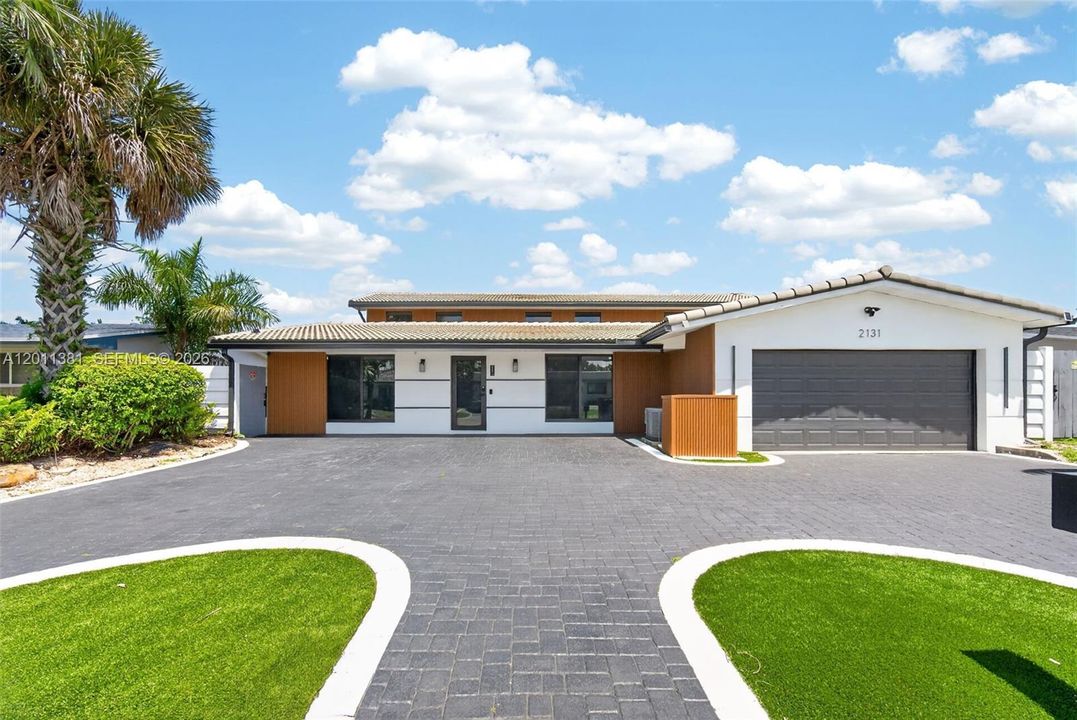 For Sale: $1,750,000 (7 beds, 3 baths, 3285 Square Feet)