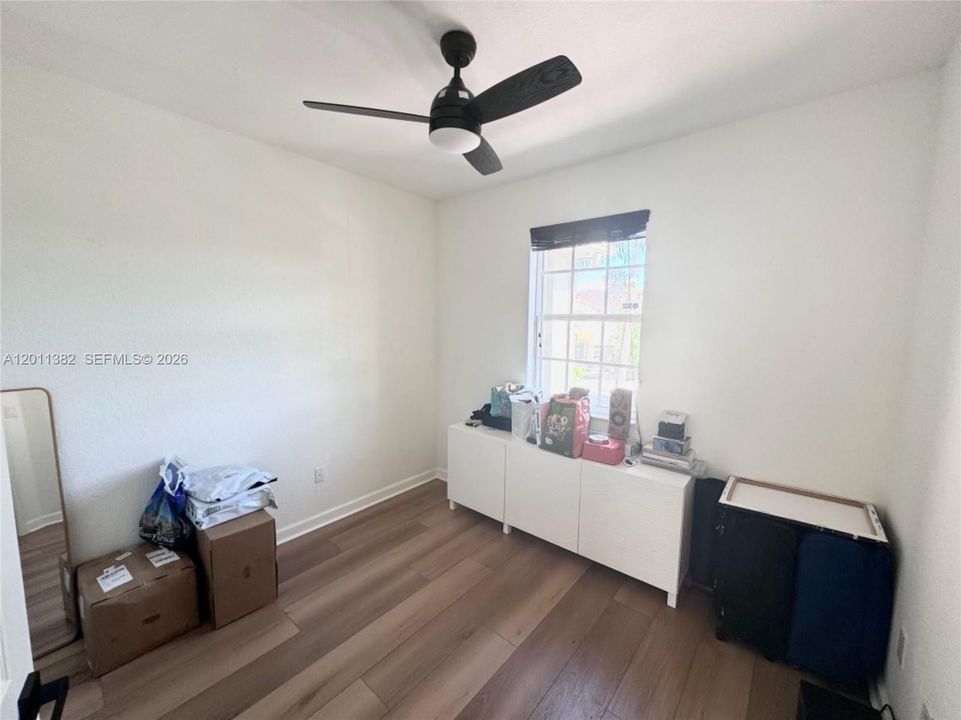 Recently Rented: $3,000 (3 beds, 2 baths, 1416 Square Feet)