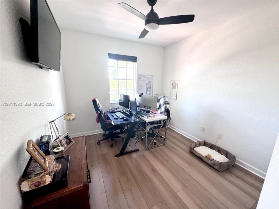 Recently Rented: $3,000 (3 beds, 2 baths, 1416 Square Feet)