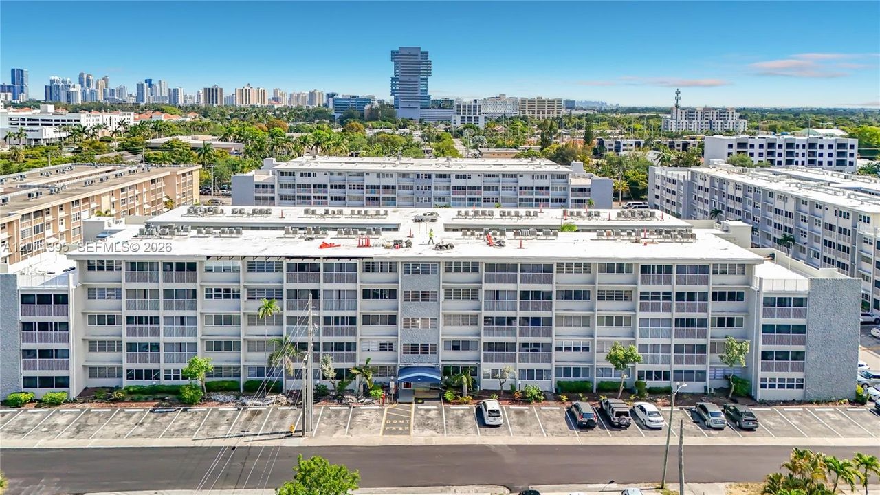 Active With Contract: $190,000 (2 beds, 2 baths, 1074 Square Feet)