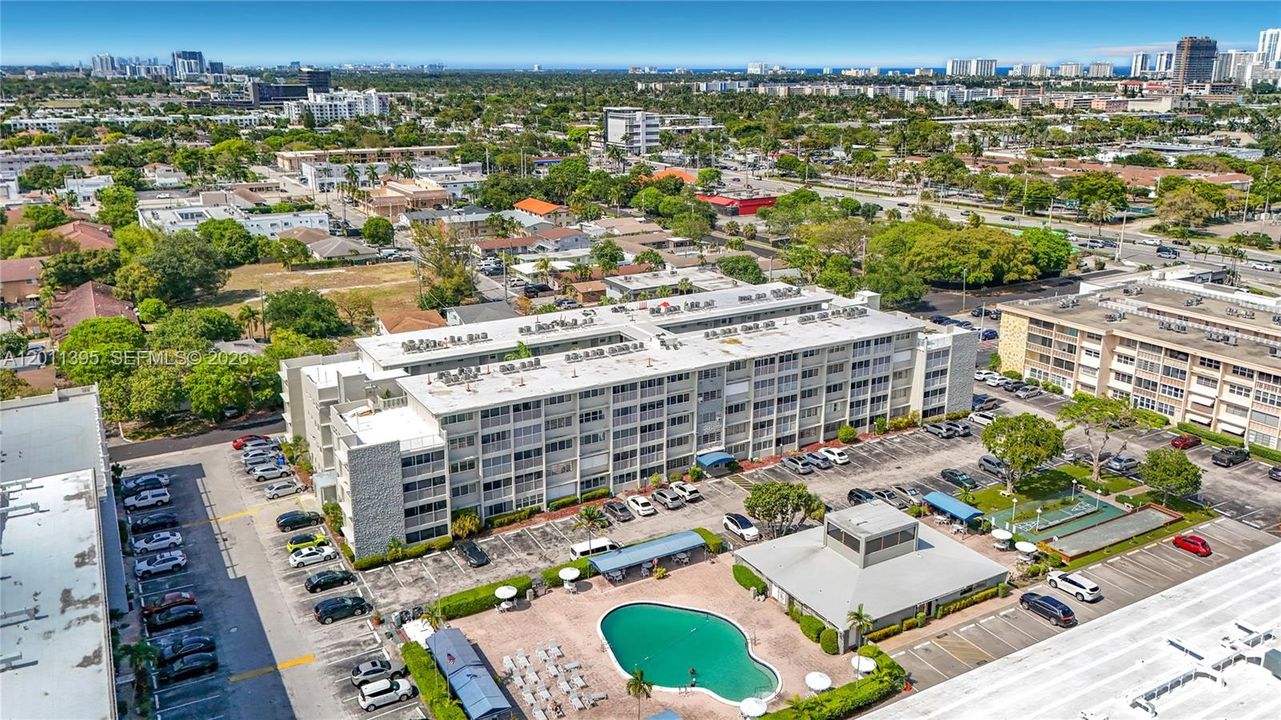 Active With Contract: $190,000 (2 beds, 2 baths, 1074 Square Feet)