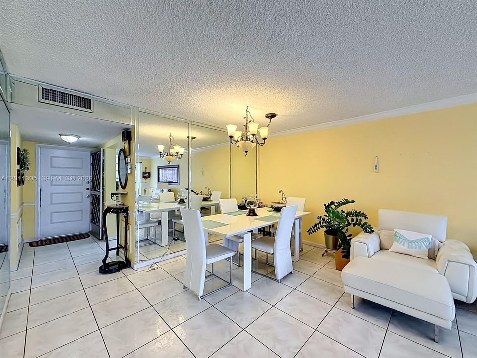 Active With Contract: $190,000 (2 beds, 2 baths, 1074 Square Feet)