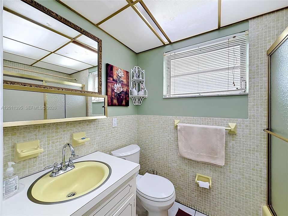Active With Contract: $190,000 (2 beds, 2 baths, 1074 Square Feet)