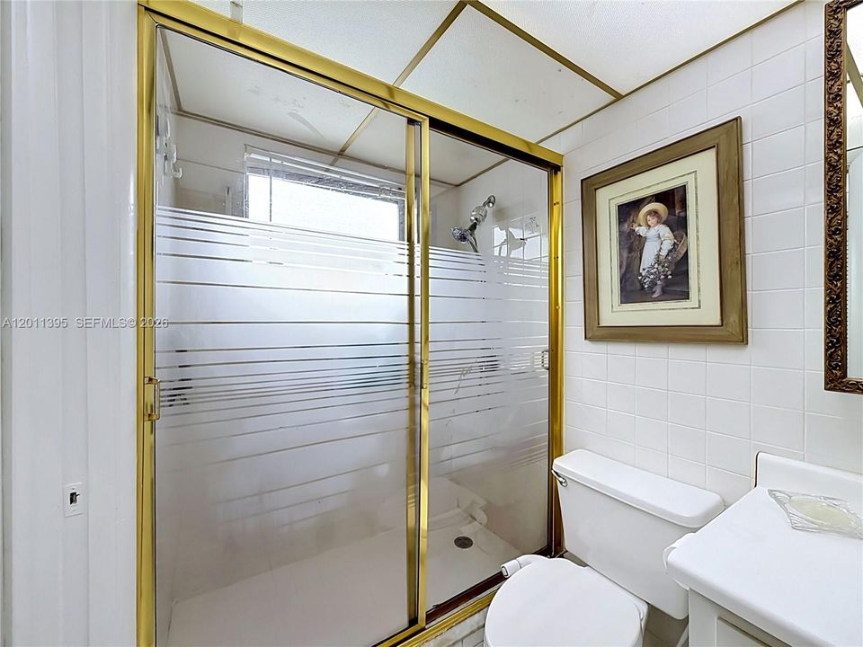 Active With Contract: $190,000 (2 beds, 2 baths, 1074 Square Feet)