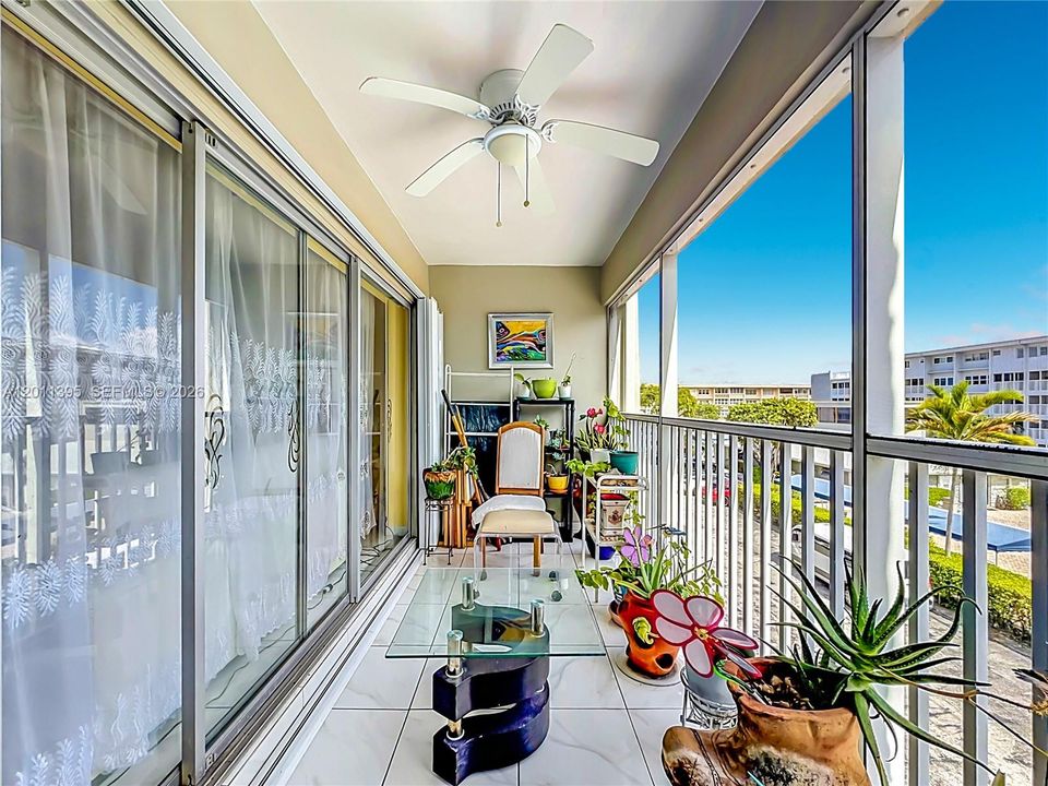 Active With Contract: $190,000 (2 beds, 2 baths, 1074 Square Feet)
