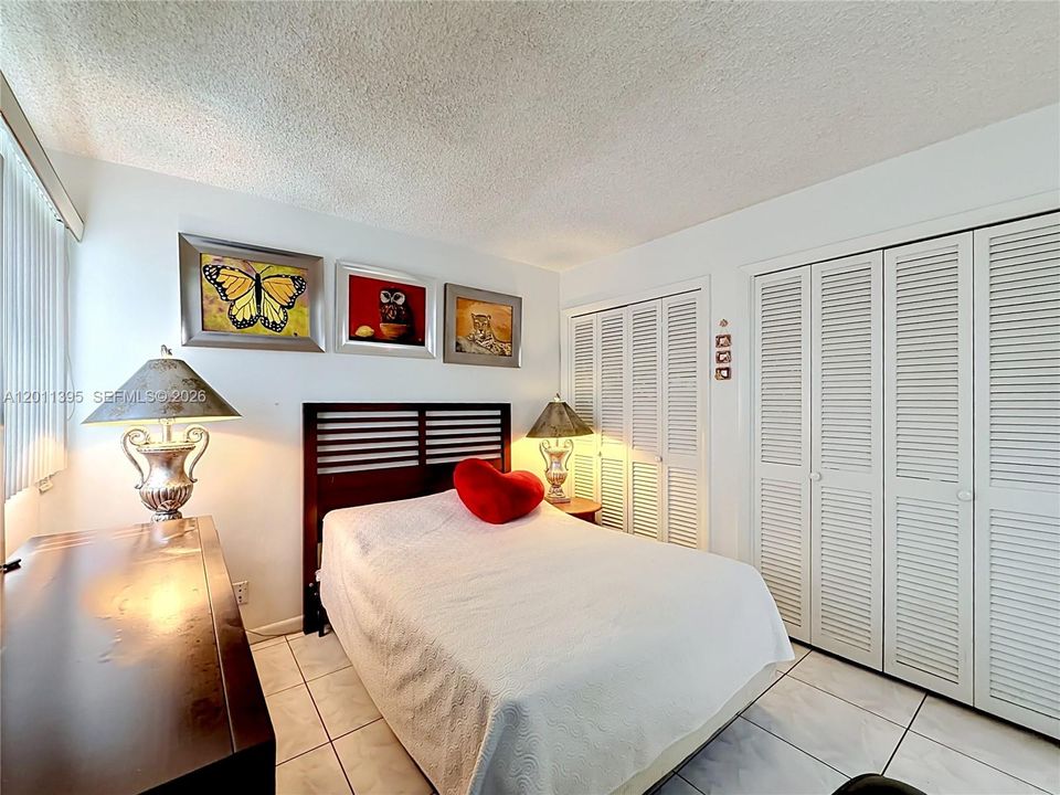 Active With Contract: $190,000 (2 beds, 2 baths, 1074 Square Feet)