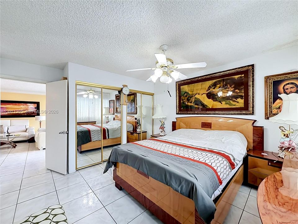 Active With Contract: $190,000 (2 beds, 2 baths, 1074 Square Feet)