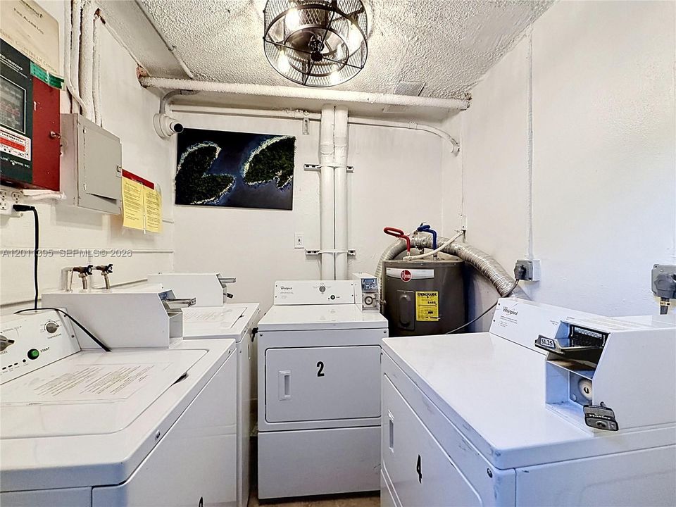 Active With Contract: $190,000 (2 beds, 2 baths, 1074 Square Feet)