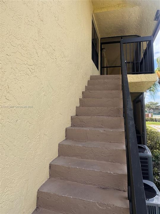 Active With Contract: $1,850 (2 beds, 2 baths, 760 Square Feet)