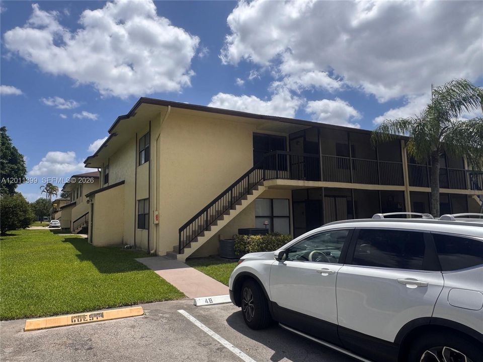 Active With Contract: $1,850 (2 beds, 2 baths, 760 Square Feet)