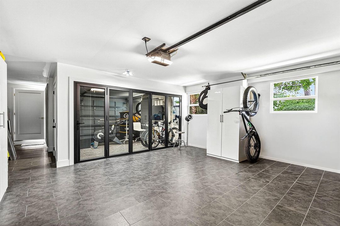 Garage / Office
