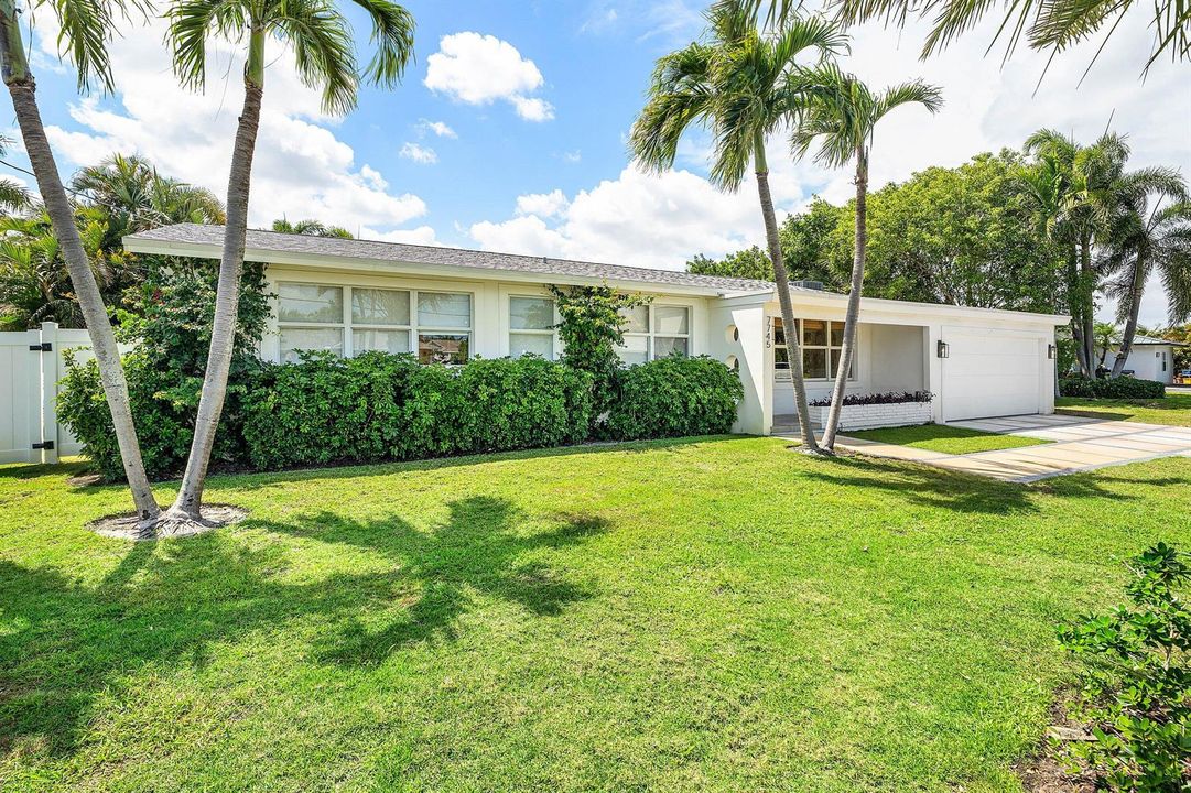 7745 W Lake Front