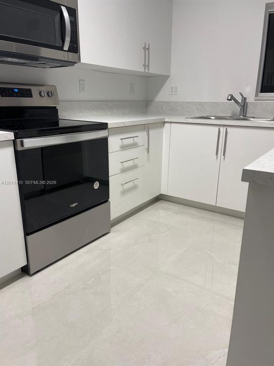 For Sale: $389,000 (4 beds, 3 baths, 1338 Square Feet)