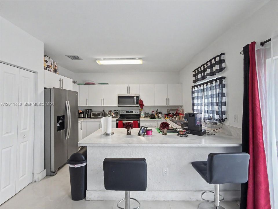 For Sale: $389,000 (4 beds, 3 baths, 1338 Square Feet)
