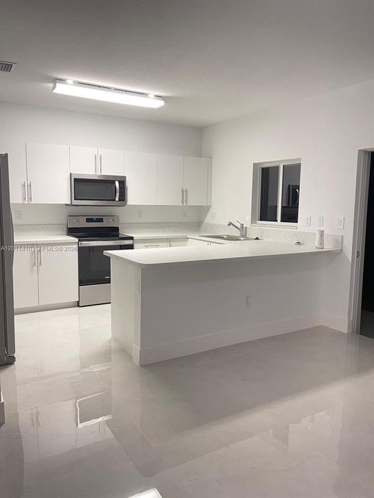 For Sale: $389,000 (4 beds, 3 baths, 1338 Square Feet)