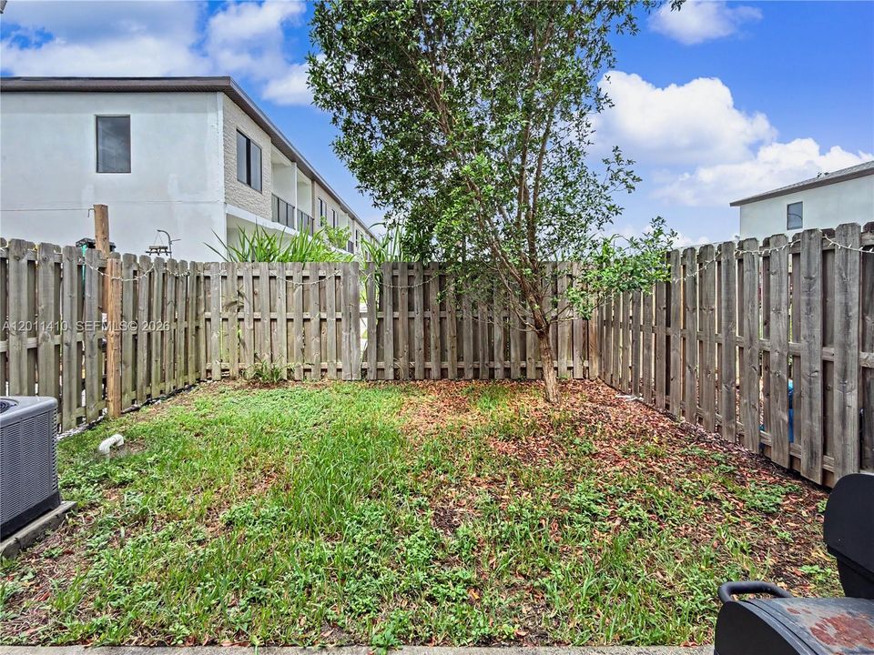 For Sale: $389,000 (4 beds, 3 baths, 1338 Square Feet)