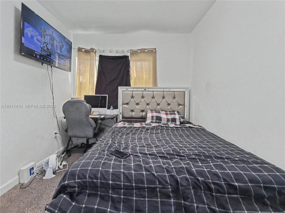 For Sale: $389,000 (4 beds, 3 baths, 1338 Square Feet)