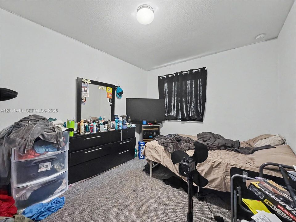 For Sale: $389,000 (4 beds, 3 baths, 1338 Square Feet)