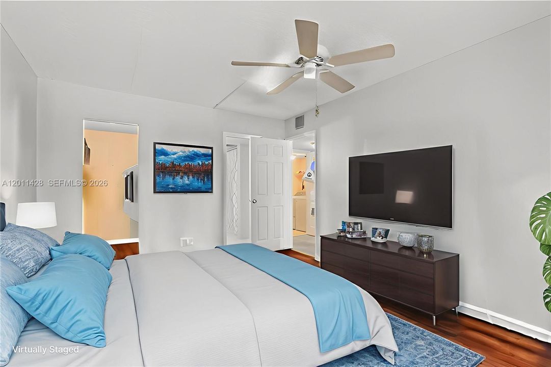 For Sale: $180,000 (2 beds, 1 baths, 1070 Square Feet)