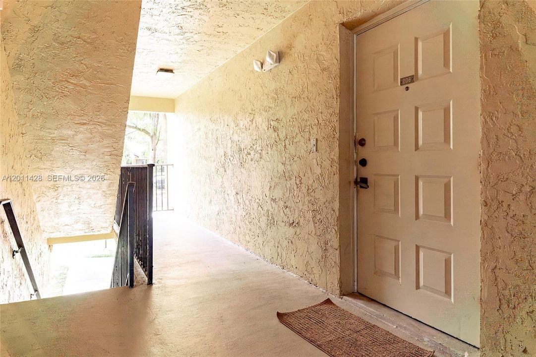 For Sale: $180,000 (2 beds, 1 baths, 1070 Square Feet)