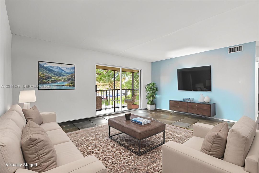 For Sale: $180,000 (2 beds, 1 baths, 1070 Square Feet)