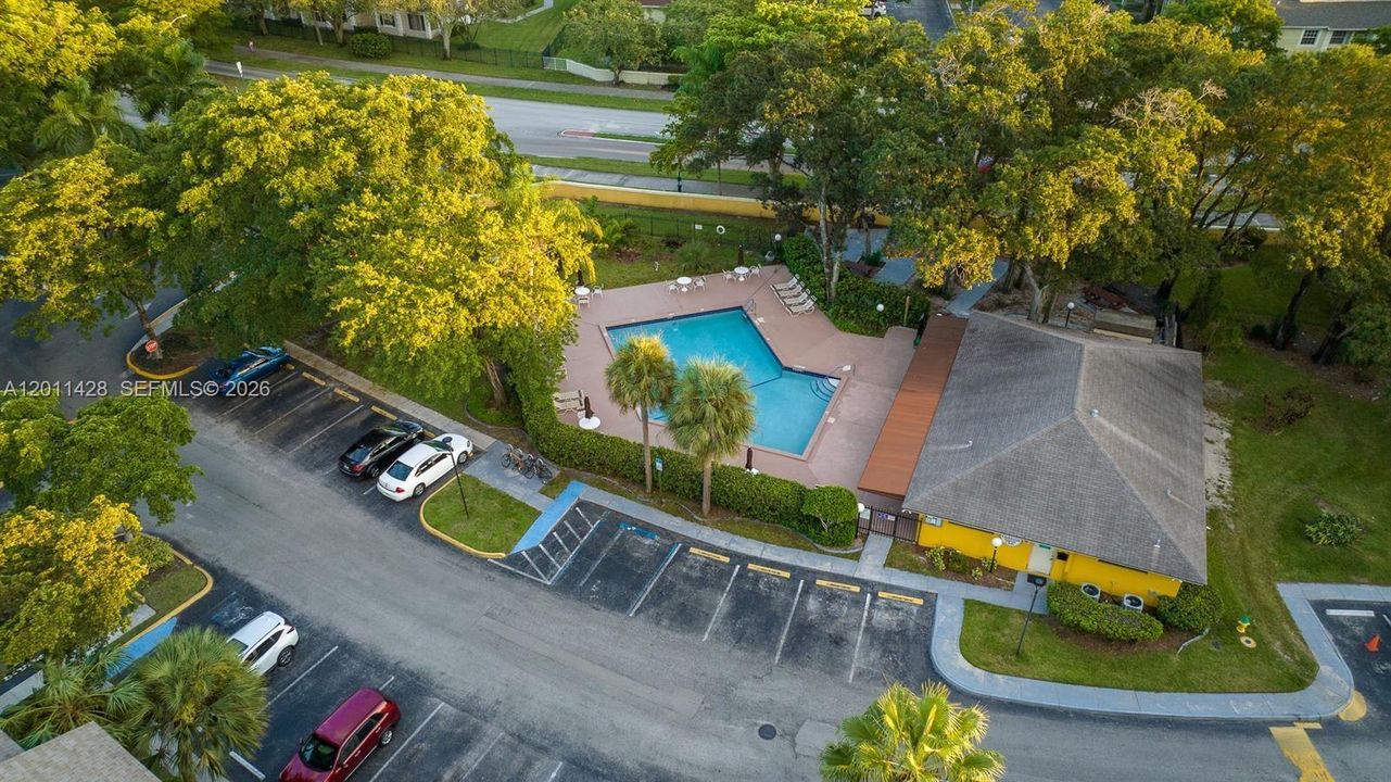 For Sale: $180,000 (2 beds, 1 baths, 1070 Square Feet)
