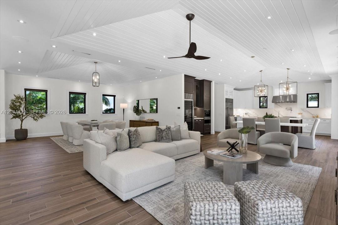 For Sale: $4,750,000 (7 beds, 6 baths, 6060 Square Feet)