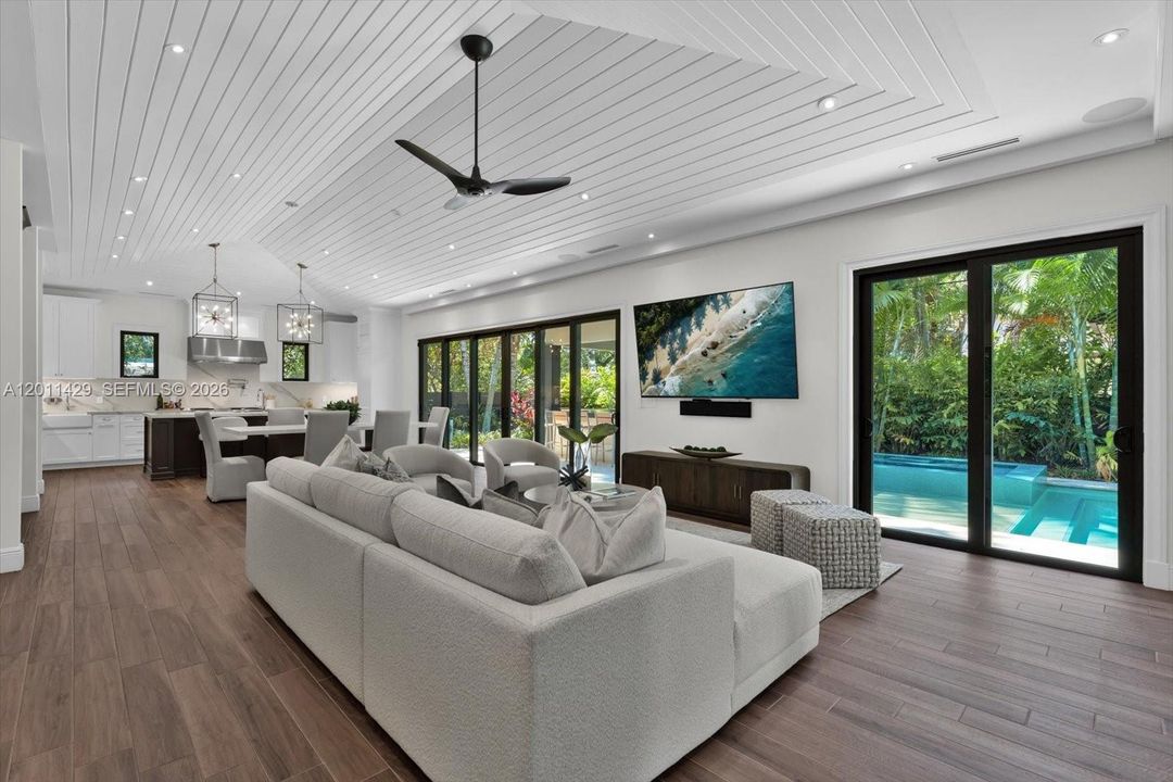 For Sale: $4,750,000 (7 beds, 6 baths, 6060 Square Feet)