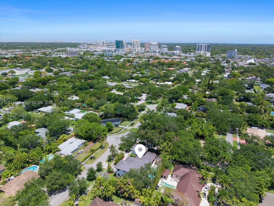 For Sale: $4,750,000 (7 beds, 6 baths, 6060 Square Feet)