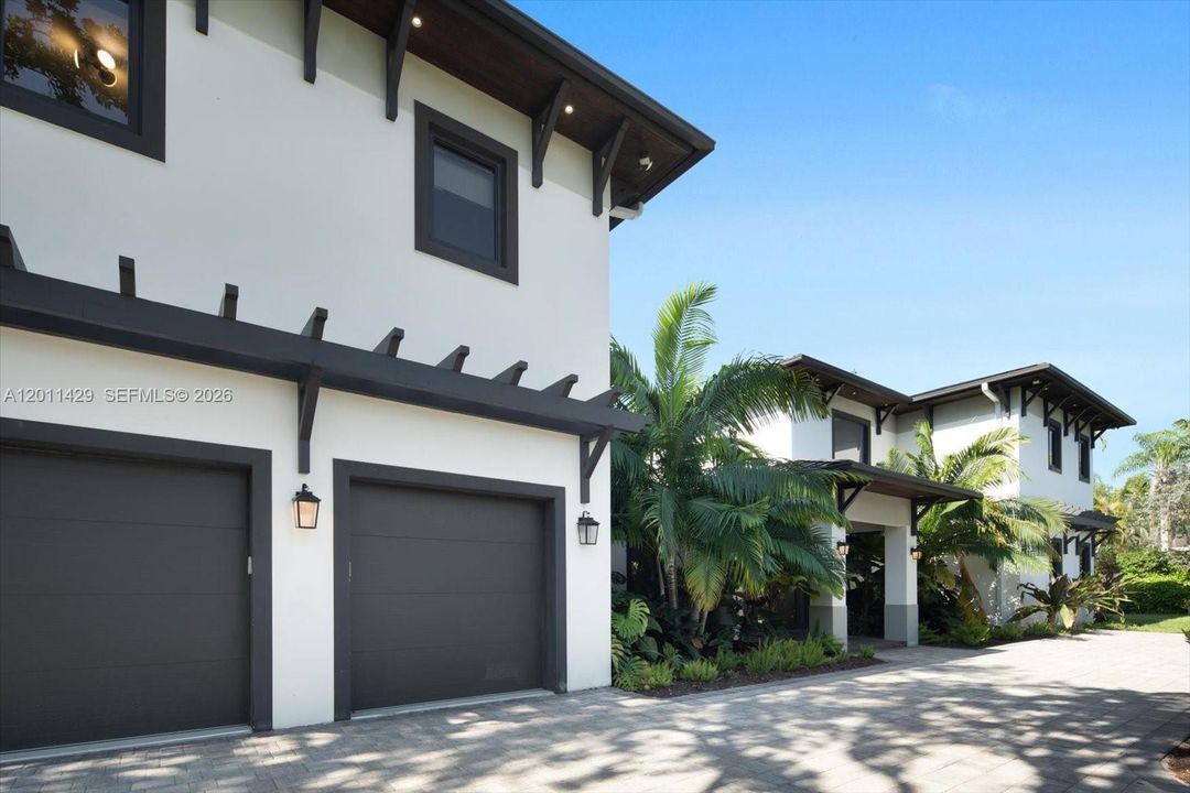For Sale: $4,750,000 (7 beds, 6 baths, 6060 Square Feet)