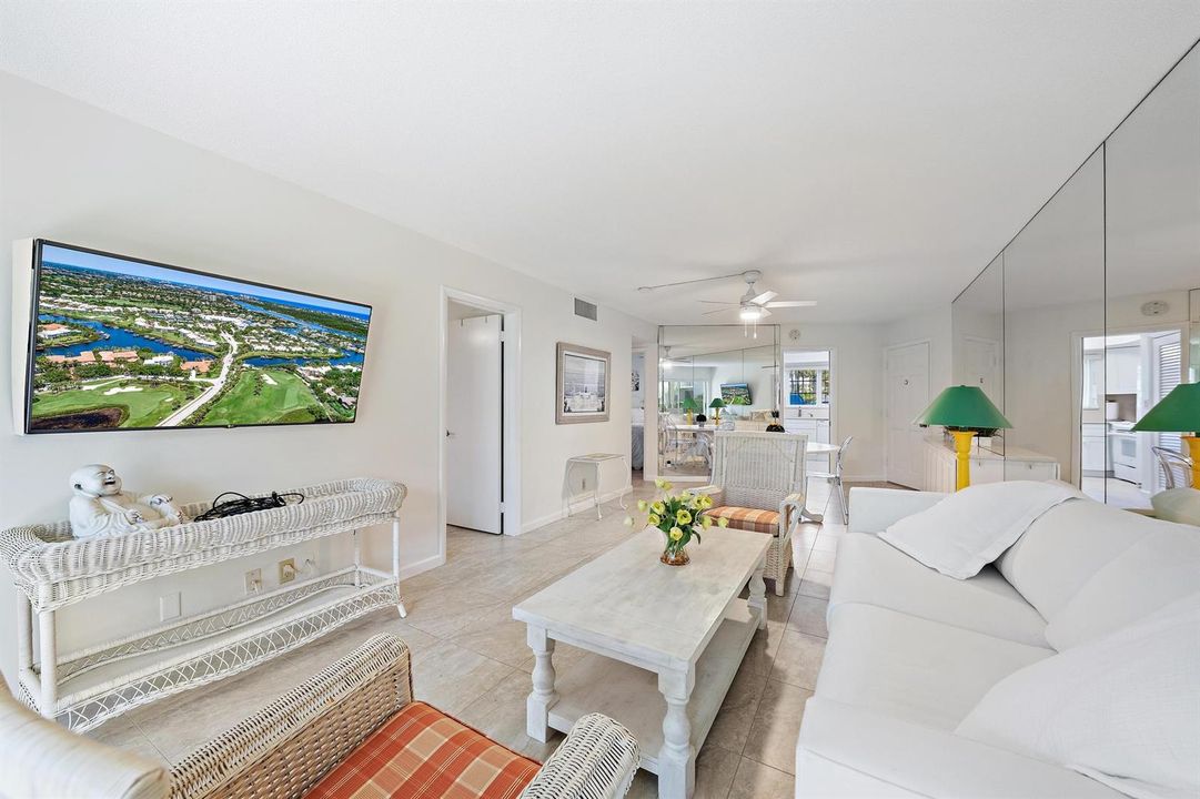 50 Celestial Way apt 105- Living 4
