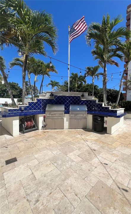 For Sale: $465,000 (2 beds, 2 baths, 1202 Square Feet)