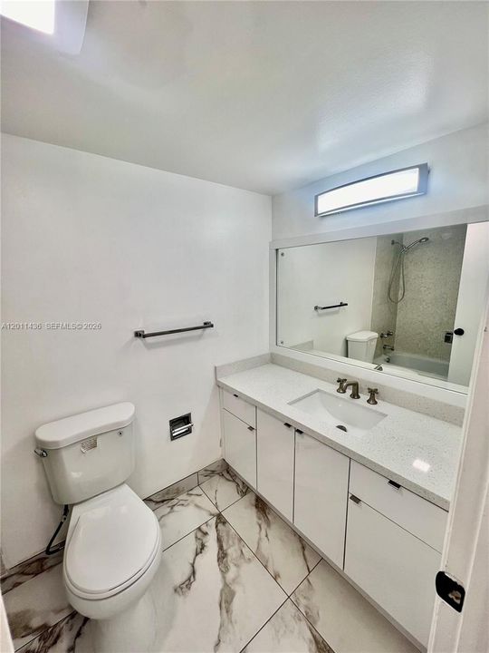 For Sale: $465,000 (2 beds, 2 baths, 1202 Square Feet)