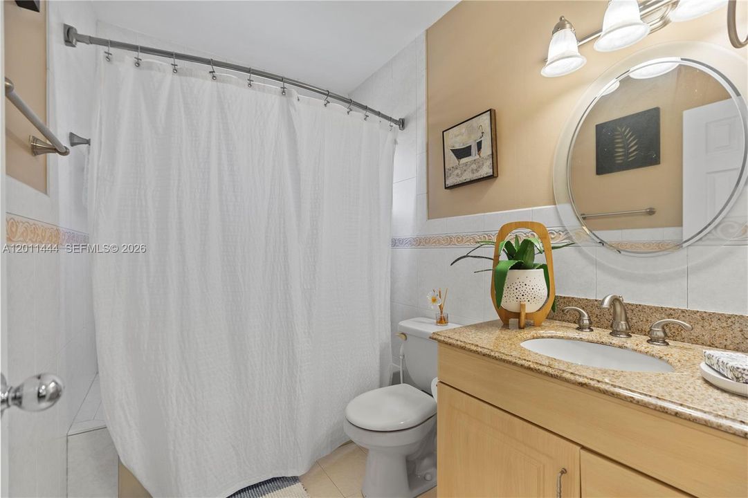 Active With Contract: $399,999 (3 beds, 3 baths, 1232 Square Feet)