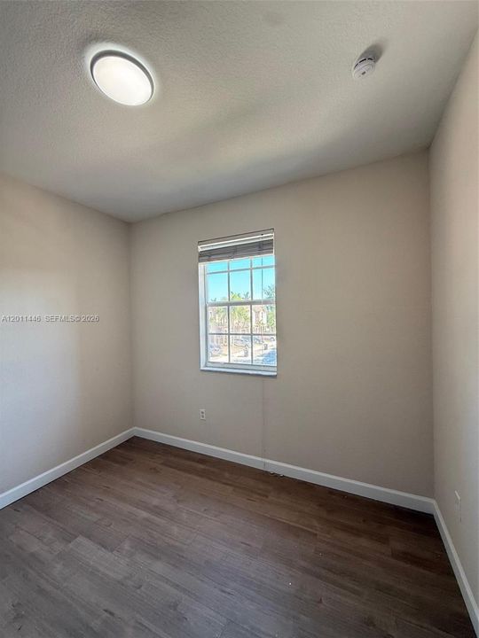 Activo con contrato: $2,750 (3 camas, 2 baños, 1416 Pies cuadrados)